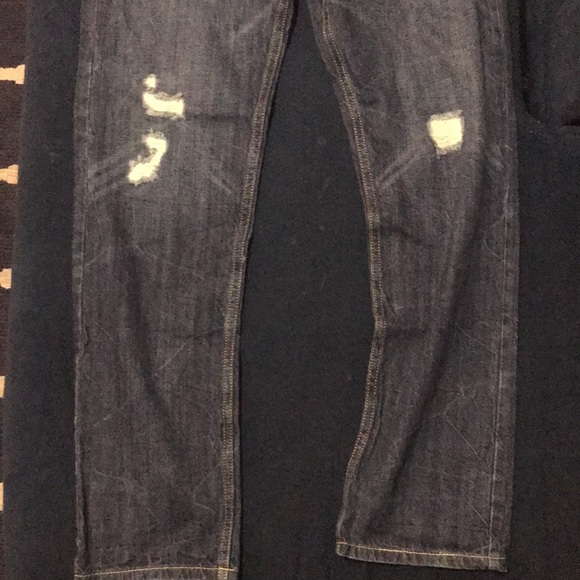 Levis - Picture 2 of 4